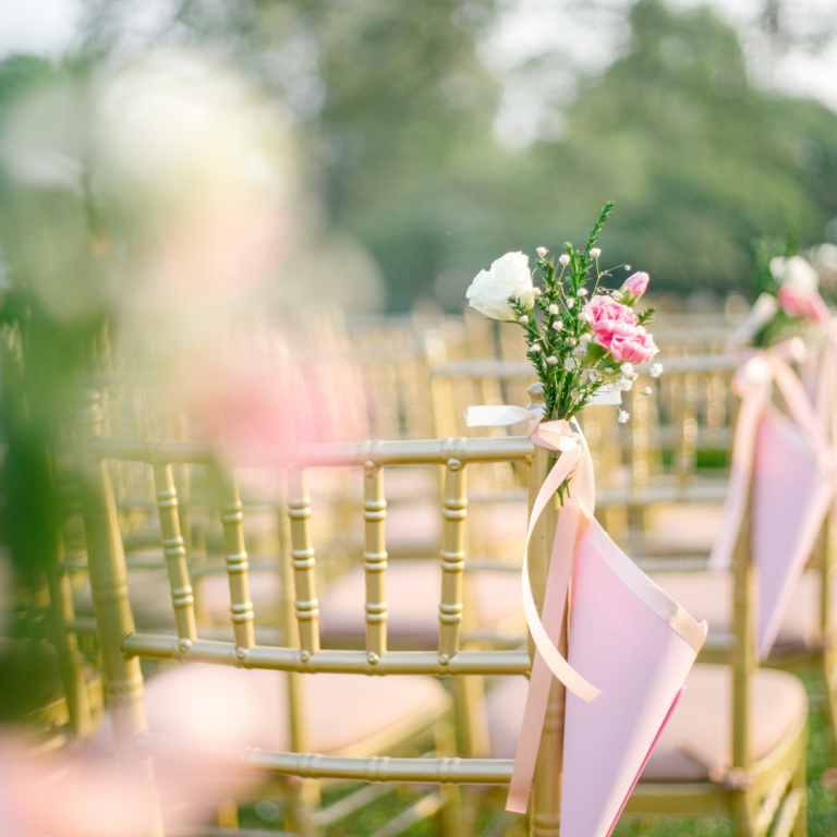 Présentoir de desserts de mariage réalisé par un traiteur professionnel Rouen